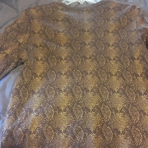 Sweater - Picture 5 of 5